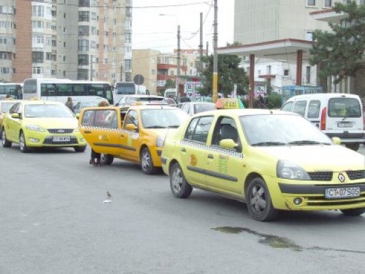 Taximetrişti amendaţi pentru că puţeau a transpiraţie